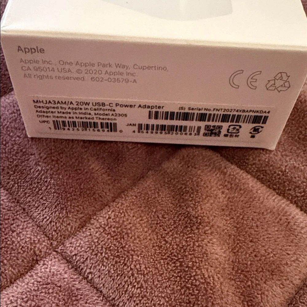 Apple USB-C 20W Charger in White